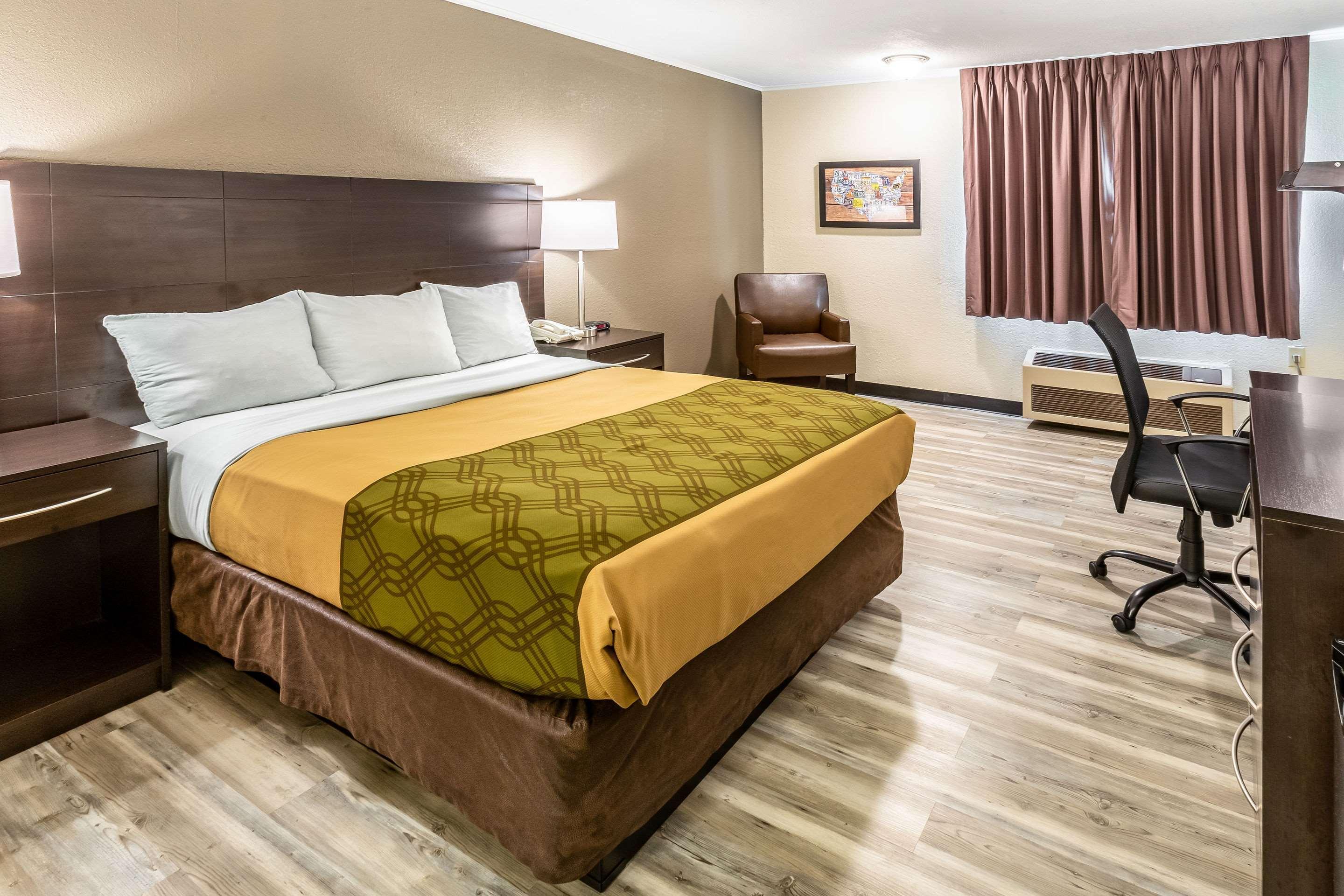 Econo Lodge Inn&Suites Newton Esterno foto