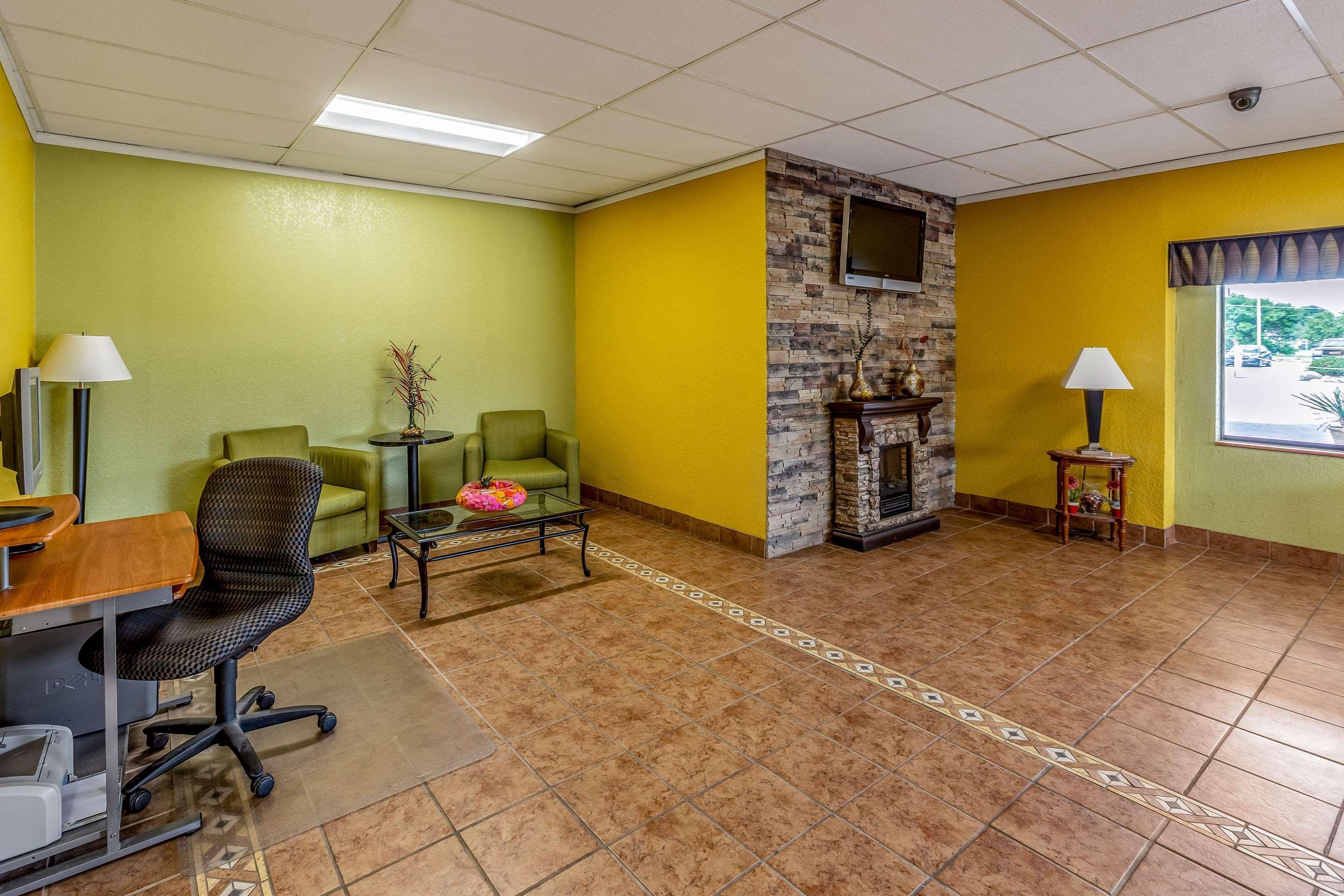 Econo Lodge Inn&Suites Newton Esterno foto