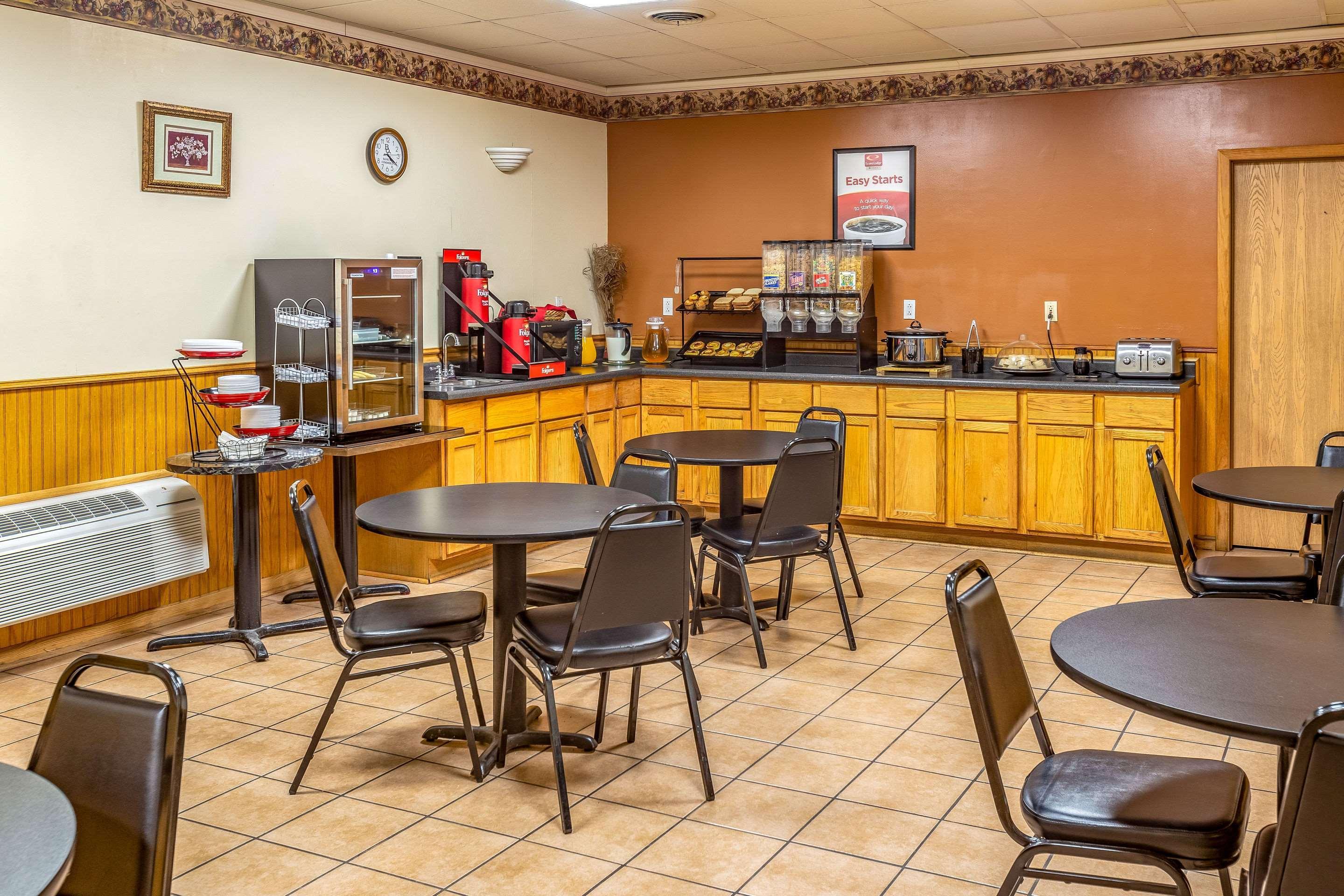 Econo Lodge Inn&Suites Newton Esterno foto