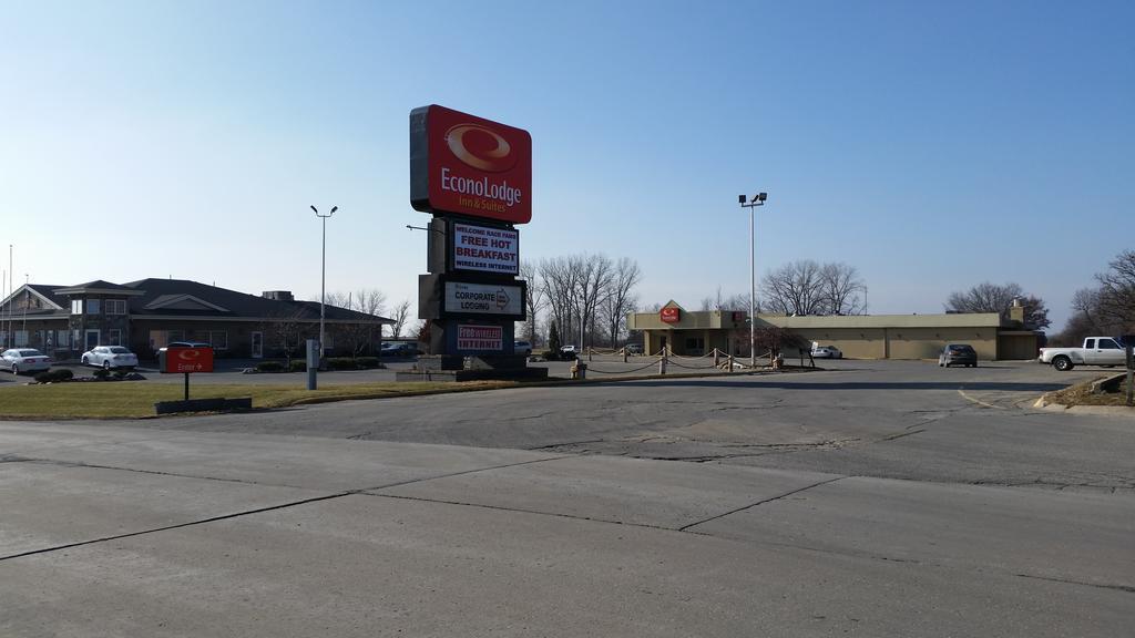 Econo Lodge Inn&Suites Newton Esterno foto