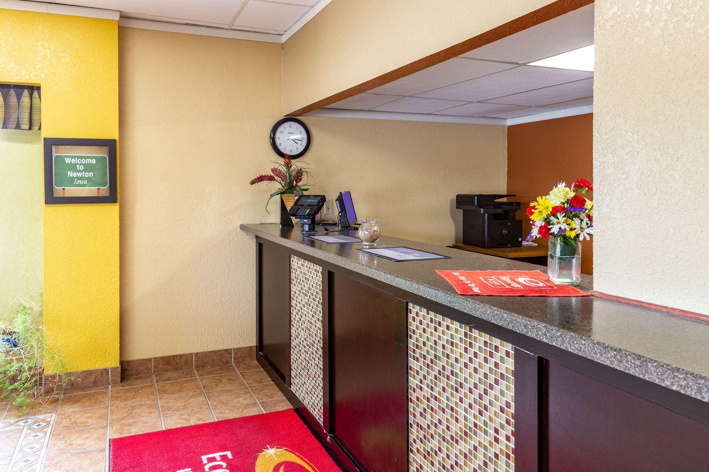 Econo Lodge Inn&Suites Newton Esterno foto