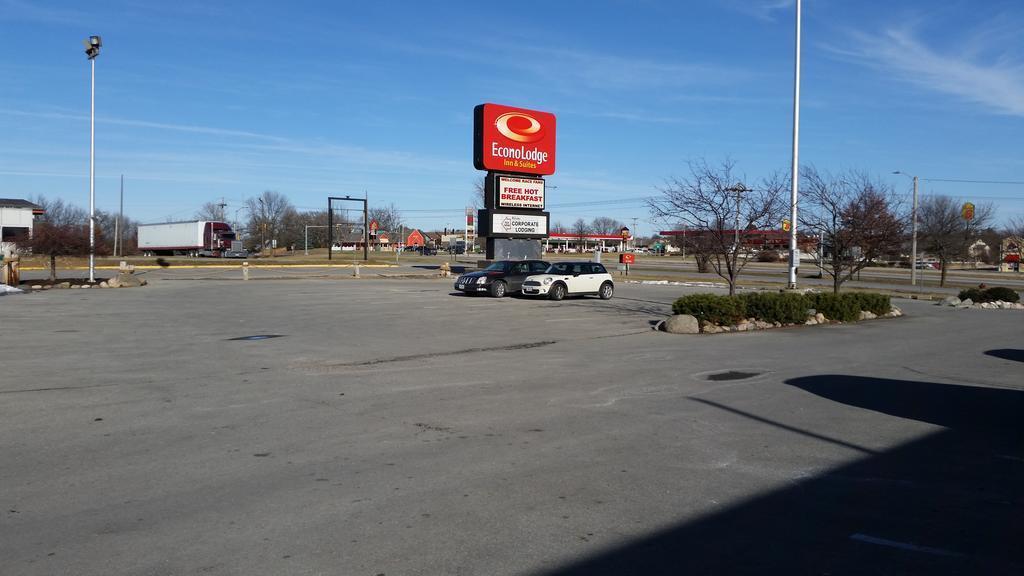 Econo Lodge Inn&Suites Newton Esterno foto