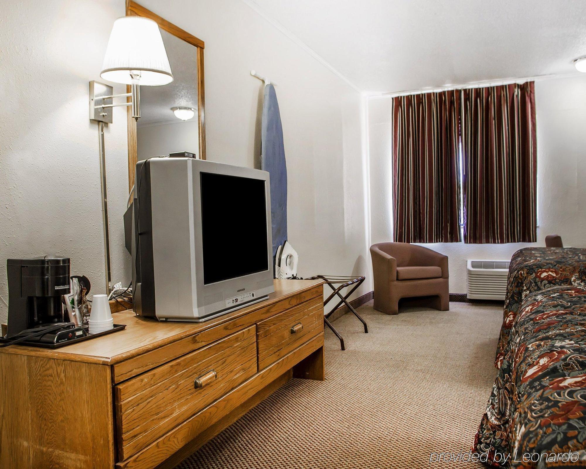 Econo Lodge Inn&Suites Newton Esterno foto
