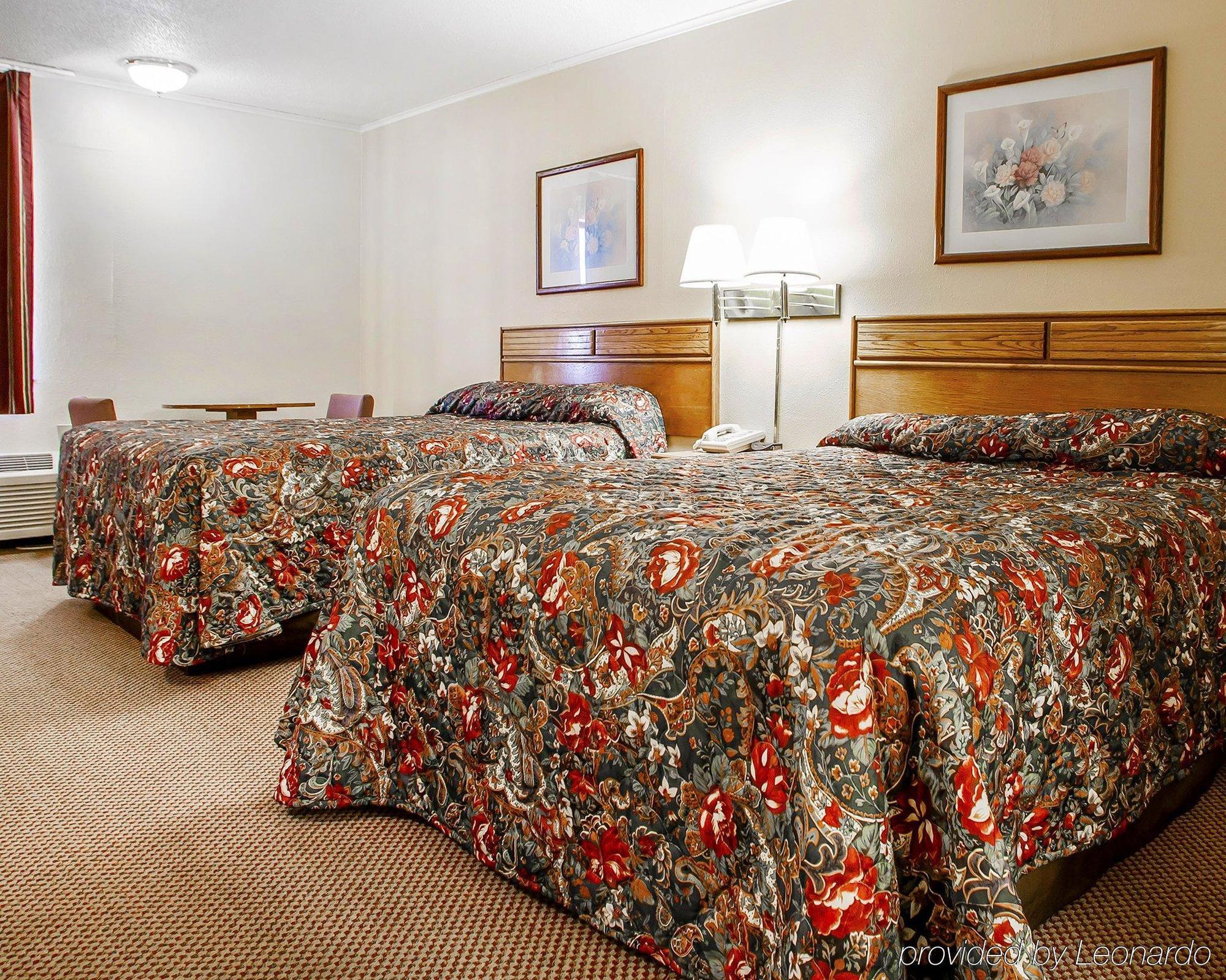Econo Lodge Inn&Suites Newton Esterno foto