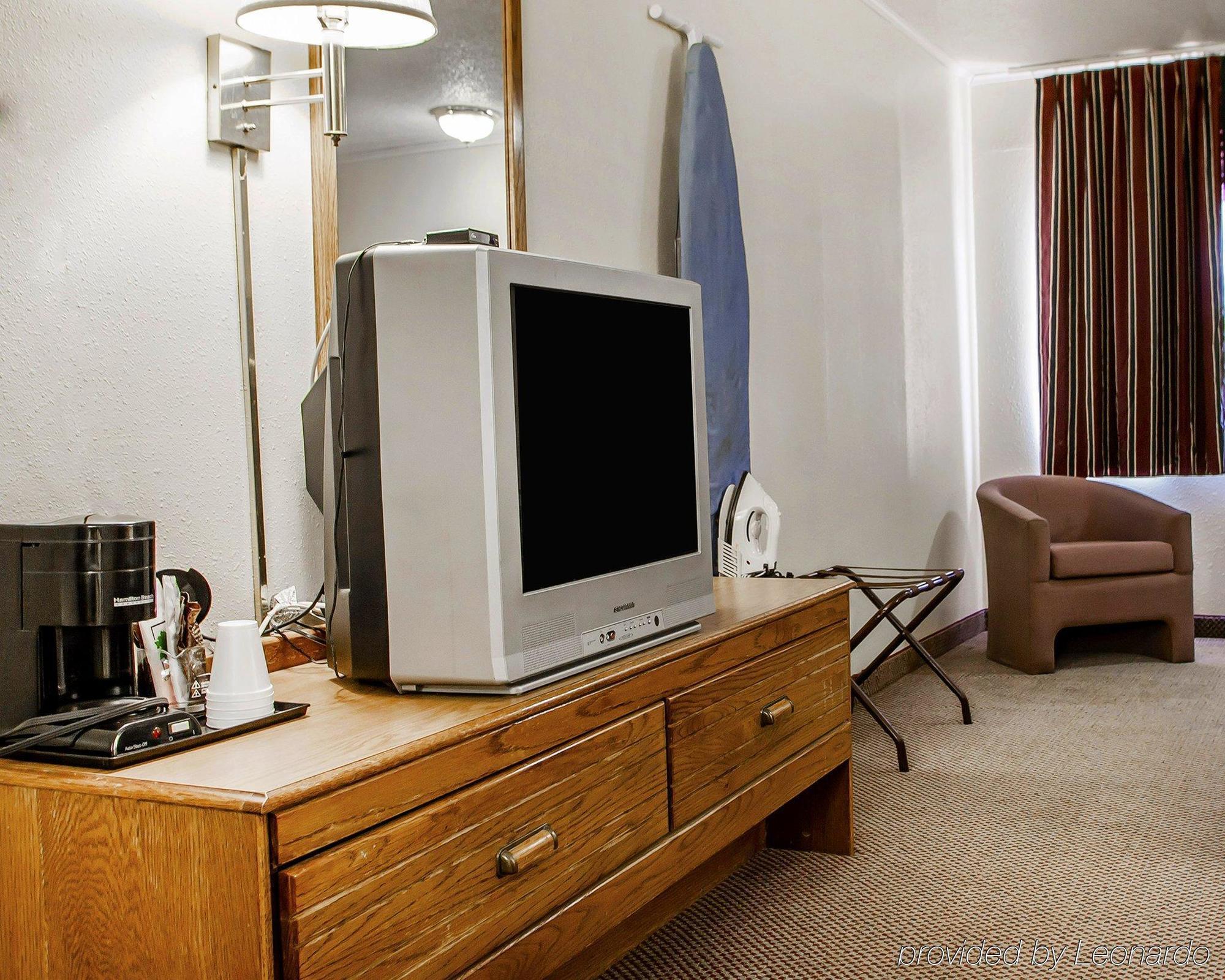 Econo Lodge Inn&Suites Newton Esterno foto