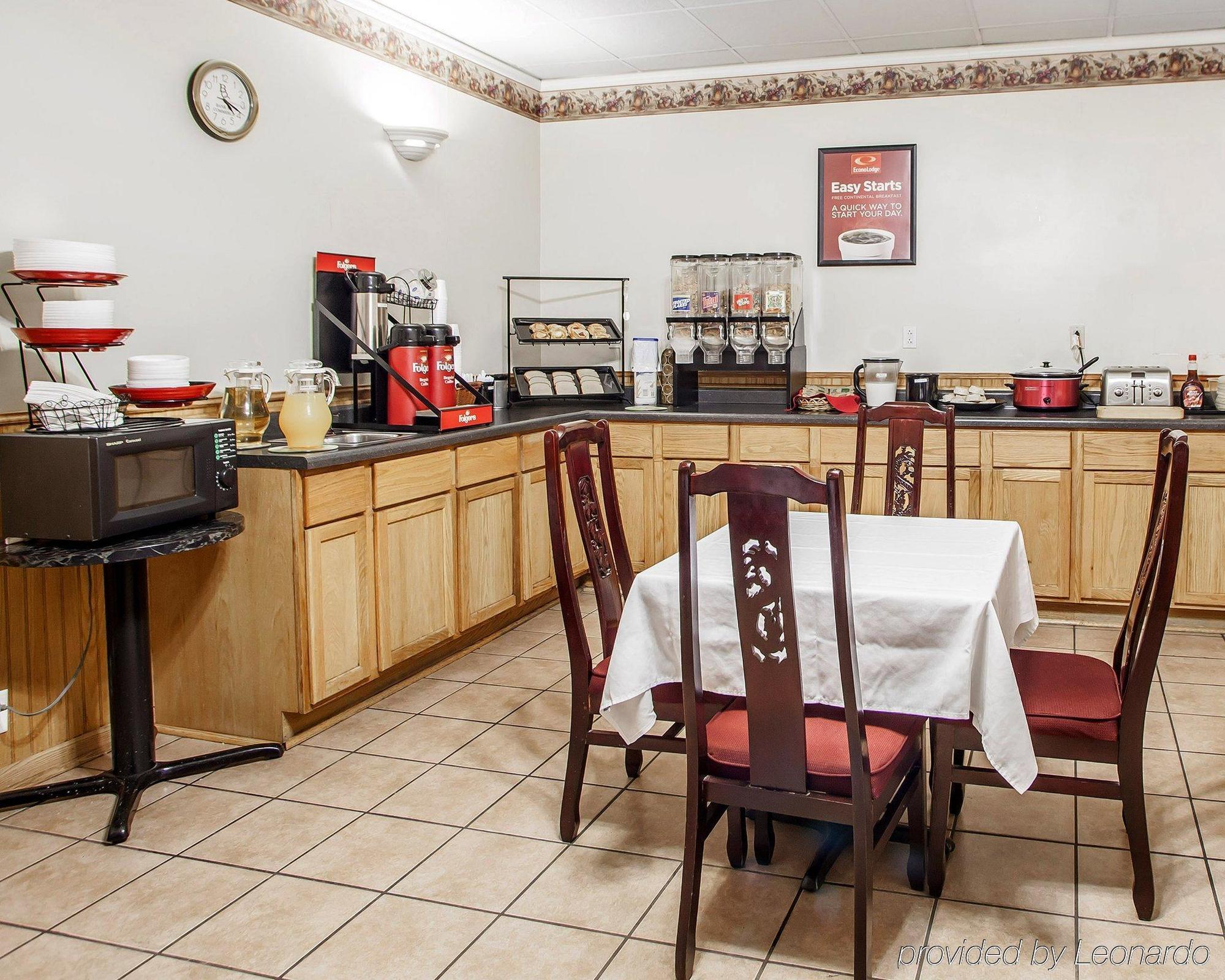 Econo Lodge Inn&Suites Newton Esterno foto