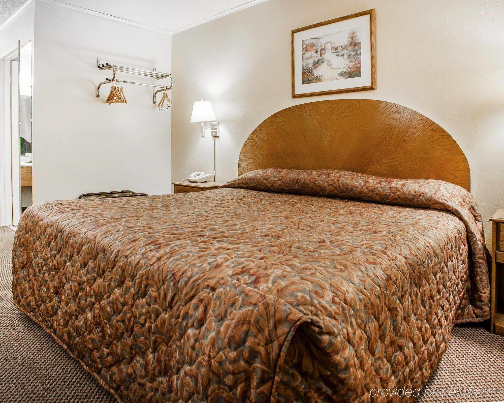 Econo Lodge Inn&Suites Newton Esterno foto