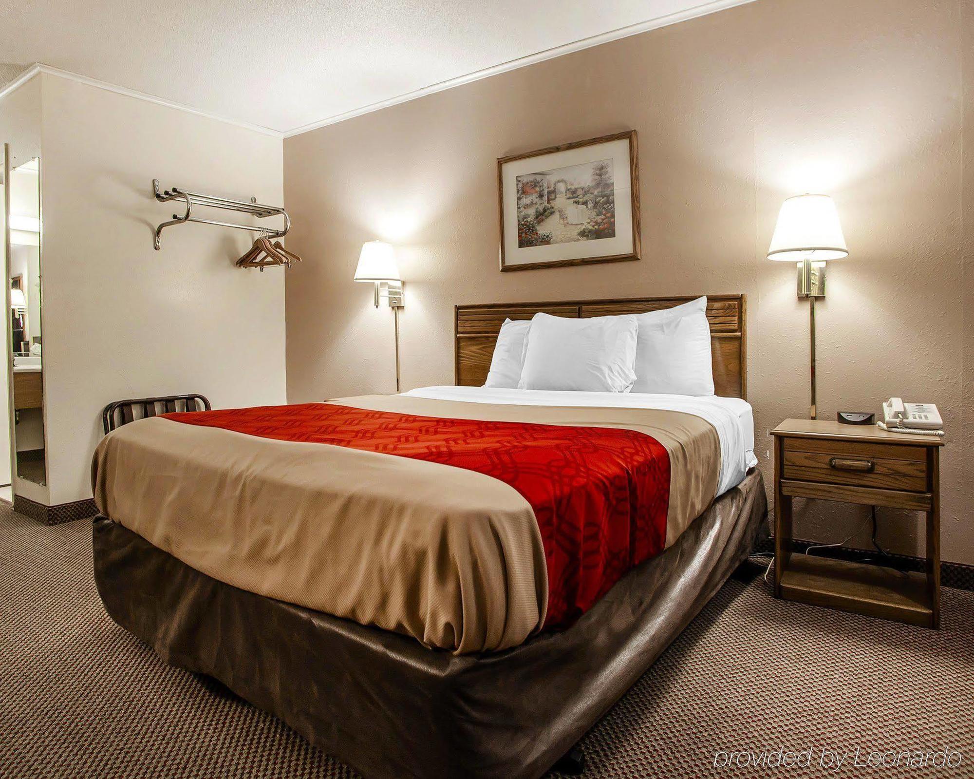 Econo Lodge Inn&Suites Newton Esterno foto
