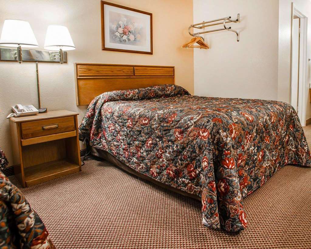 Econo Lodge Inn&Suites Newton Camera foto