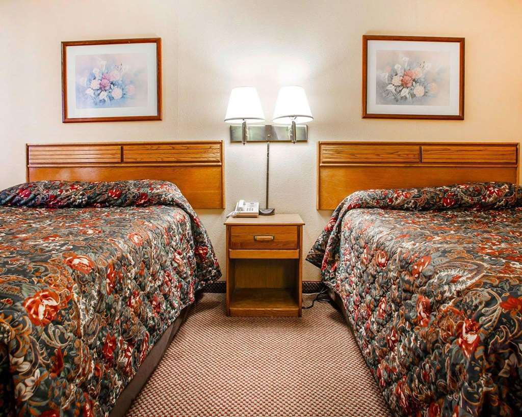 Econo Lodge Inn&Suites Newton Camera foto