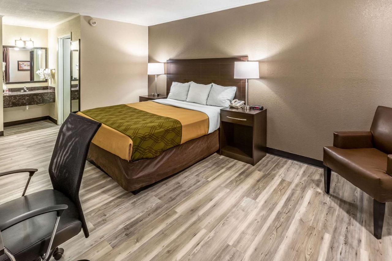 Econo Lodge Inn&Suites Newton Esterno foto